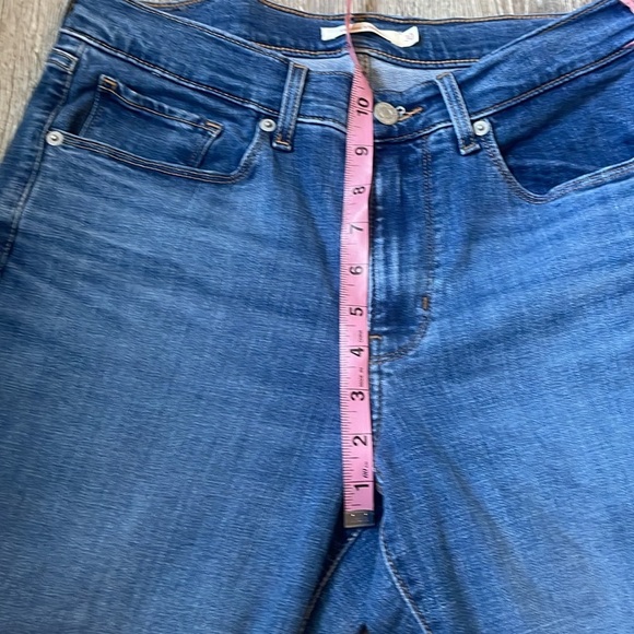 Levi’s Classic Straight Jeans denim
Jeans size 30 medium blue wash pants - Picture 4 of 8